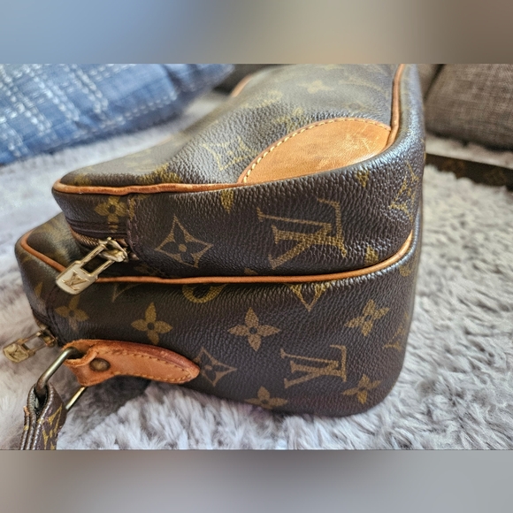 Louis Vuitton Vintage Nile Monogram shoulder bag